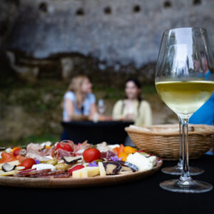 Apéro troglo : Vivez une Expérience Unique et Savoureuse